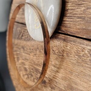 B2823 gold tone saucer‎ bracelet